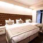 Pruva Hotel 3*